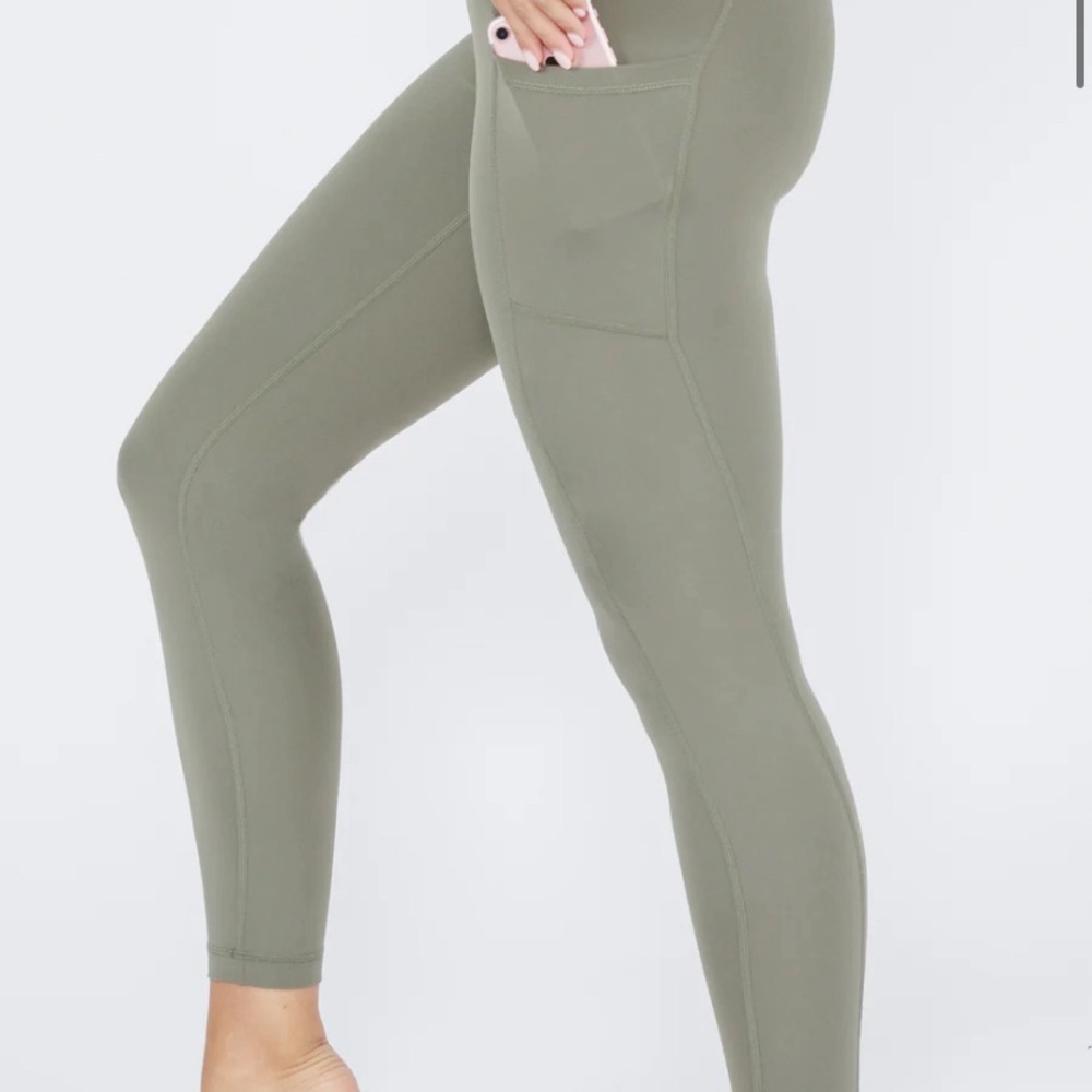 2 pack 90 Degree by Reflex HIGH WAIST SIDE POCKET 7/8 ANKLE LEGGING, size S.